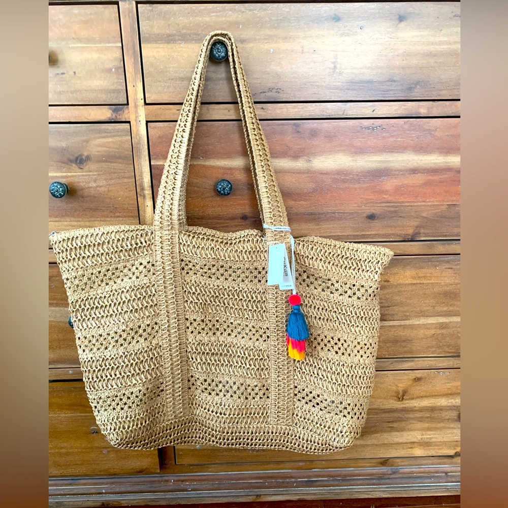 NWT CEE Klein NY Beach Tote Bag: Natural Straw, Lined, 1 Inside Pocket, Zipper